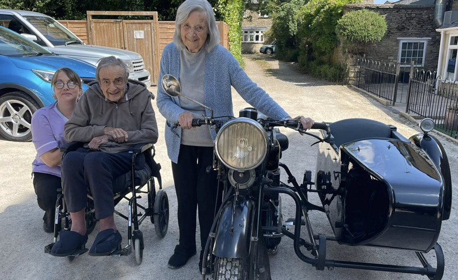 Joyces Magic Moment - A Vintage Sidecar Ride At Rosebank Care Home